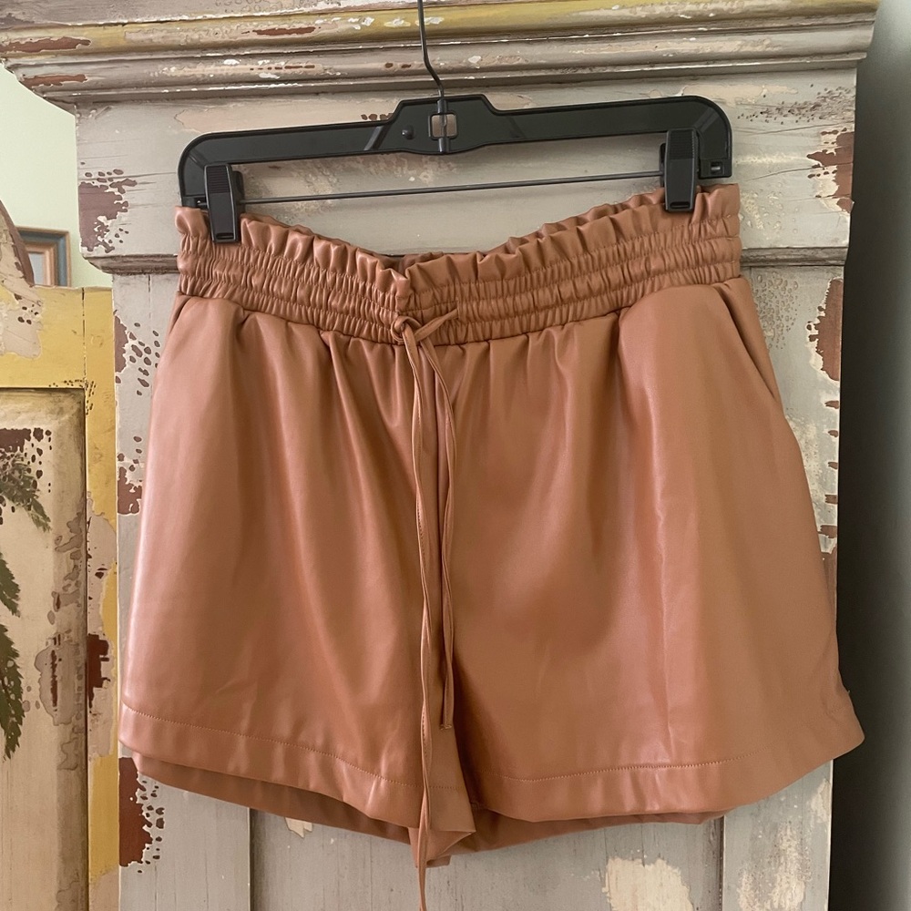 Women shorts/style u